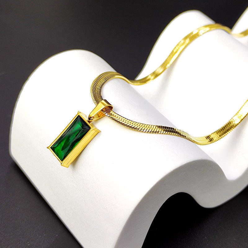 Set Collar y Pendientes Esmeralda | Acero Titanio Bañado Oro 18K Hipoalergénico